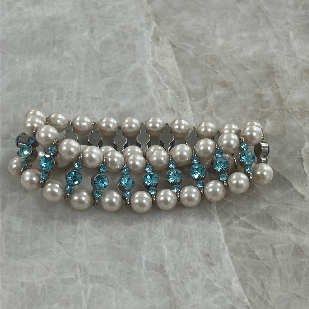 Pearl and Blue Crystal Bracelet